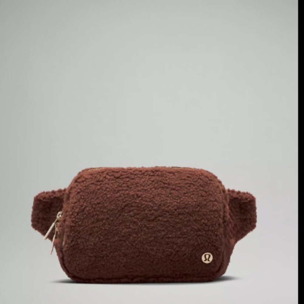 NWT Lululemon belt bag  large Fleece